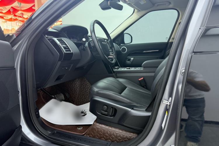 Used Land Rover Discovery 2020 2.0T SE Interior 6