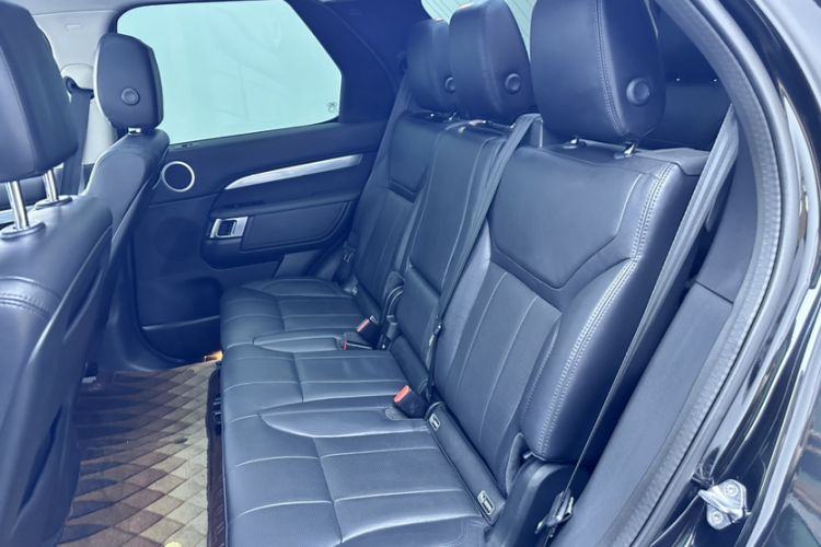 Used Land Rover Discovery 2020 3.0 SC V6 30th Anniversary Special Edition Interior 7