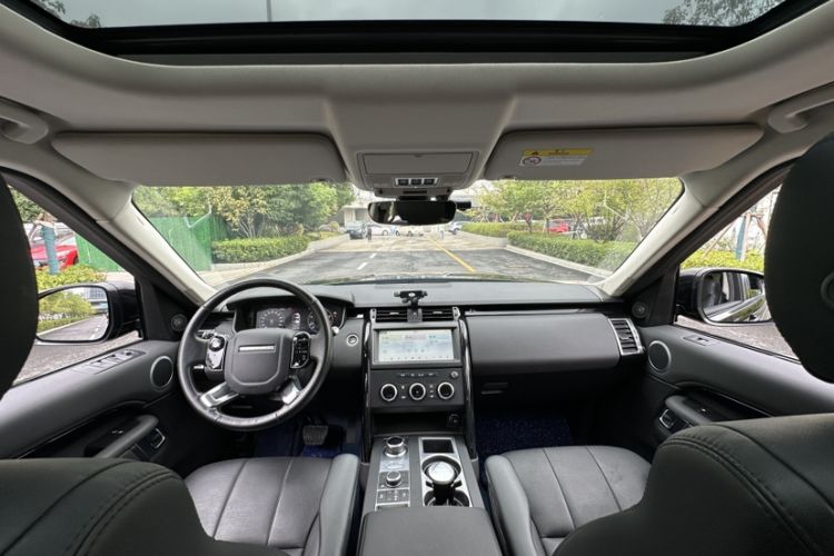 Used Land Rover Discovery 2020 2.0T SE Interior 8