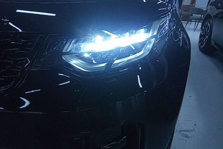Used Land Rover Discovery 2020 3.0 SC V6 30th Anniversary Special Edition Left Front Headlight
