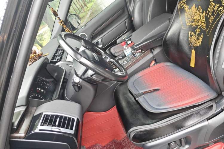 Used Land Rover Discovery 2020 3.0 SC V6 30th Anniversary Special Edition Left Front Seat