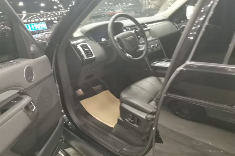 Used Land Rover Discovery 2020 3.0 SC V6 30th Anniversary Special Edition Left Front Seat
