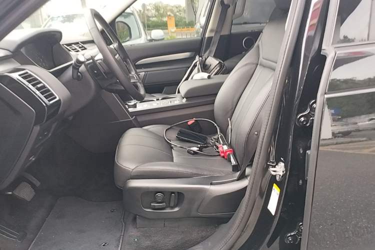 Used Land Rover Discovery 2020 3.0 SC V6 30th Anniversary Special Edition Left Front Seat