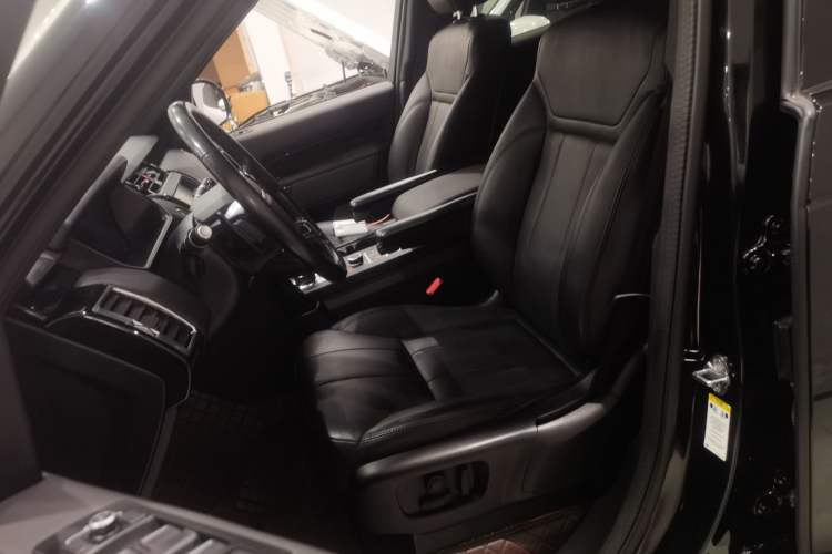 Used Land Rover Discovery 2020 2.0T SE Left Front Seat
