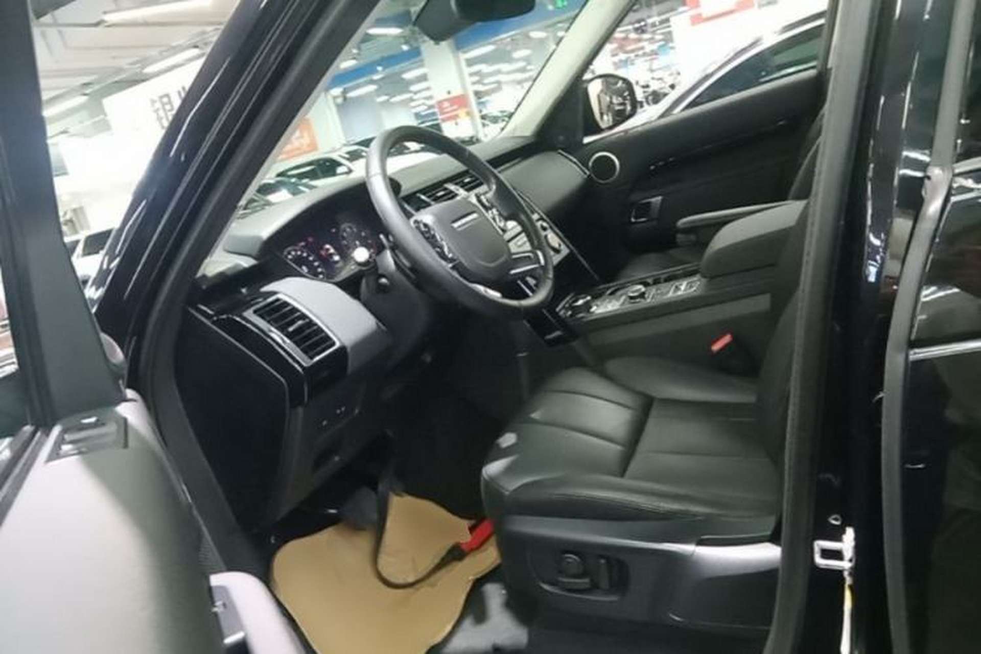 Used Land Rover Discovery 2020 3.0 SC V6 SE Left Front Seat