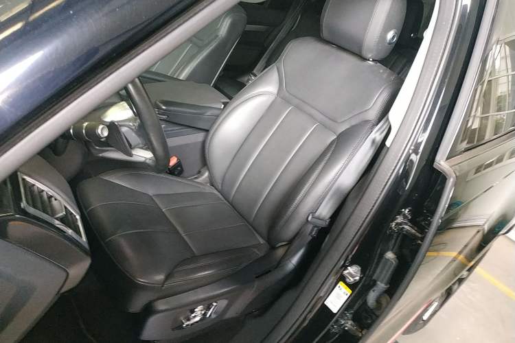 Used Land Rover Discovery 2020 3.0 SC V6 30th Anniversary Special Edition Left Front Seat