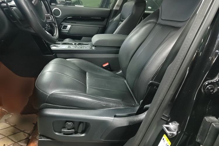 Used Land Rover Discovery 2020 2.0T SE Left Front Seat