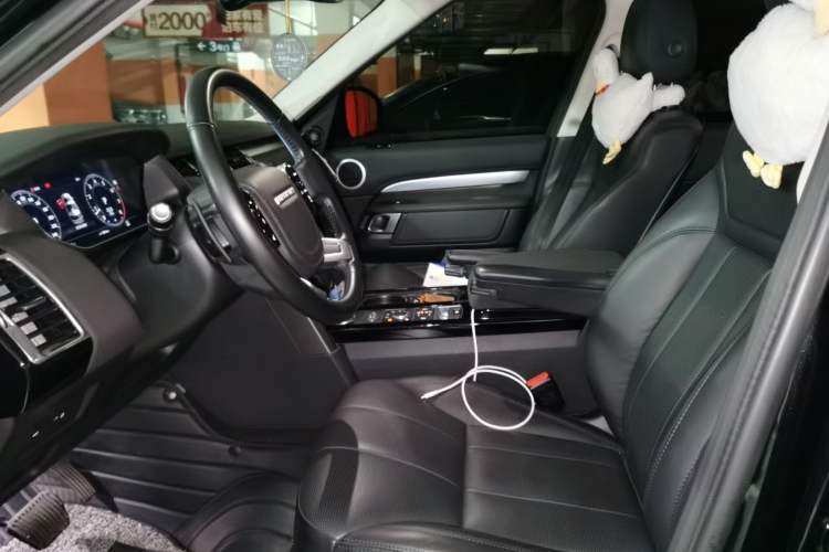 Used Land Rover Discovery 2020 2.0T 30th Anniversary Special Edition Left Front Seat