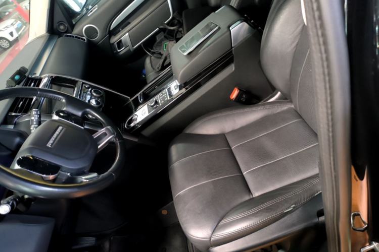 Used Land Rover Discovery 2020 3.0 SC V6 30th Anniversary Special Edition Left Front Seat