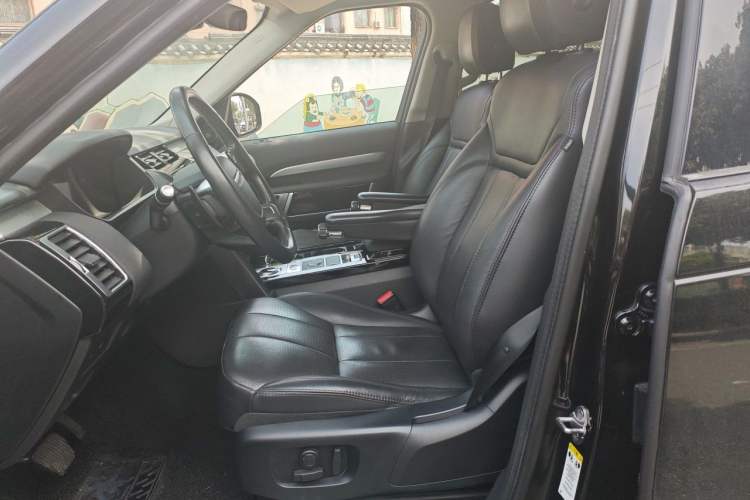 Used Land Rover Discovery 2020 3.0 SC V6 30th Anniversary Special Edition Left Front Seat