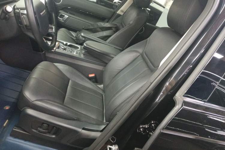 Used Land Rover Discovery 2020 2.0T SE Left Front Seat
