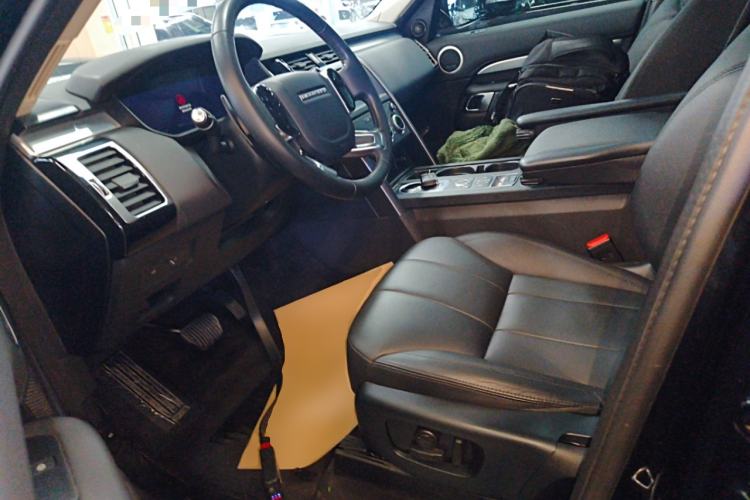 Used Land Rover Discovery 2020 3.0 SC V6 30th Anniversary Special Edition Left Front Seat