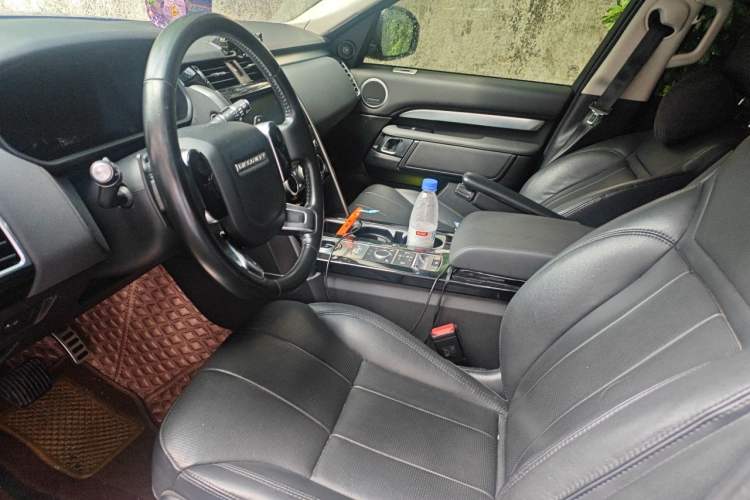 Used Land Rover Discovery 2020 3.0 SC V6 30th Anniversary Special Edition Left Front Seat