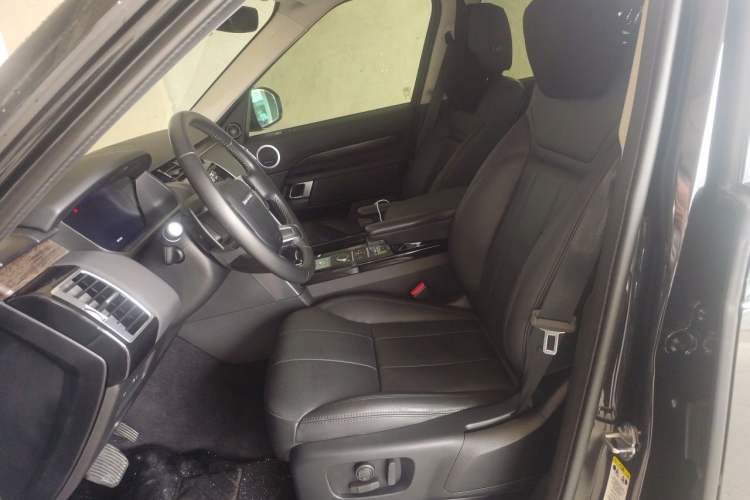 Used Land Rover Discovery 2020 2.0T 30th Anniversary Special Edition Left Front Seat