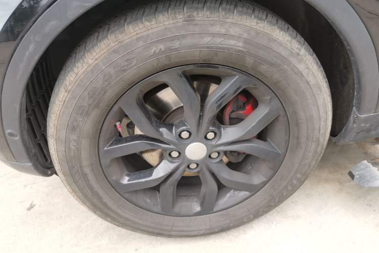 Used Land Rover Discovery 2020 2.0T SE Left Front Wheel Hub