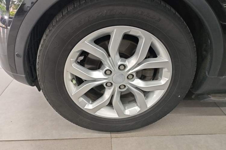 Used Land Rover Discovery 2020 2.0T SE Left Front Wheel Hub