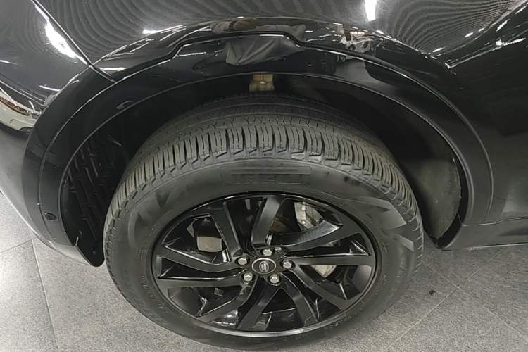 Used Land Rover Discovery 2020 3.0 SC V6 30th Anniversary Special Edition Left Front Wheel Hub