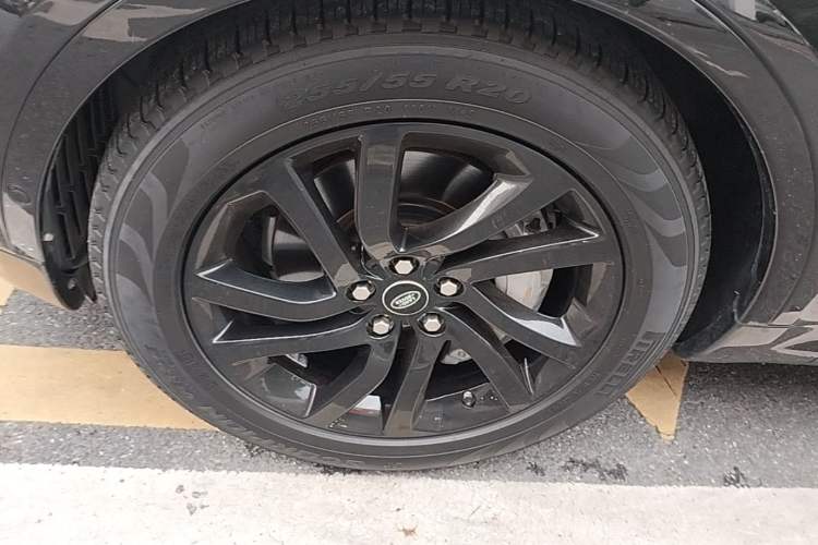 Used Land Rover Discovery 2020 3.0 SC V6 30th Anniversary Special Edition Left Front Wheel Hub