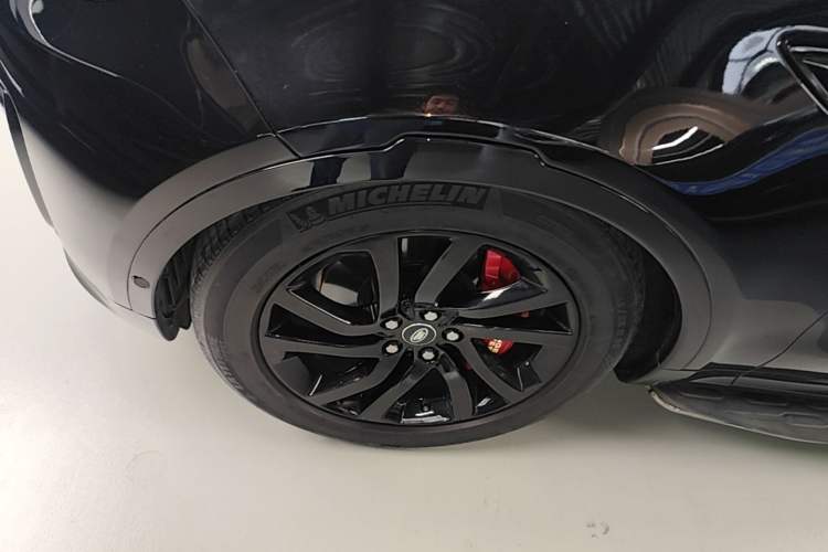 Used Land Rover Discovery 2020 3.0 SC V6 30th Anniversary Special Edition Left Front Wheel Hub