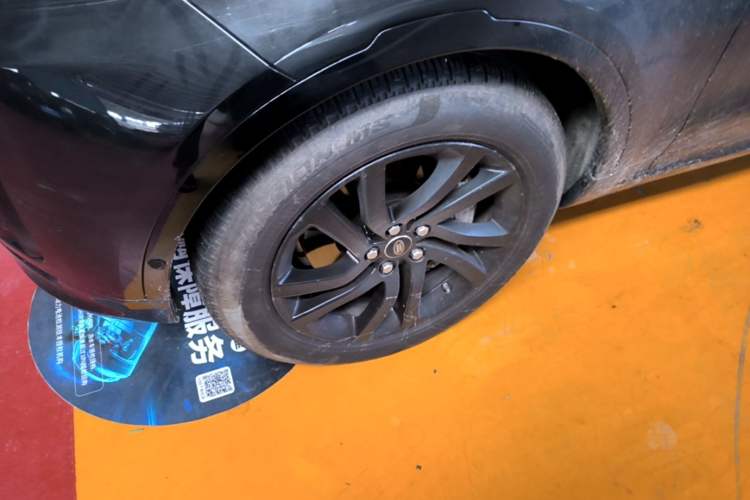 Used Land Rover Discovery 2020 3.0 SC V6 30th Anniversary Special Edition Left Front Wheel Hub