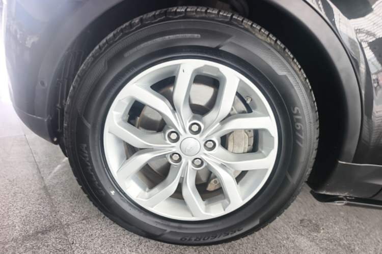 Used Land Rover Discovery 2020 3.0 SC V6 SE Left Front Wheel Hub
