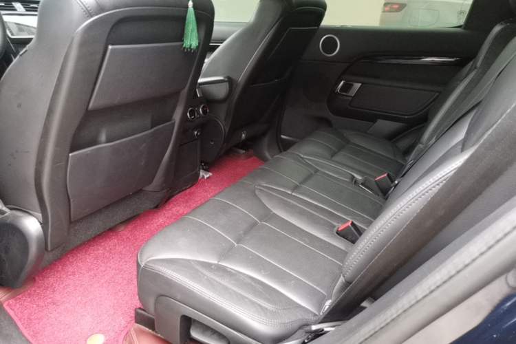 Used Land Rover Discovery 2020 2.0T SE Left Rear Seat
