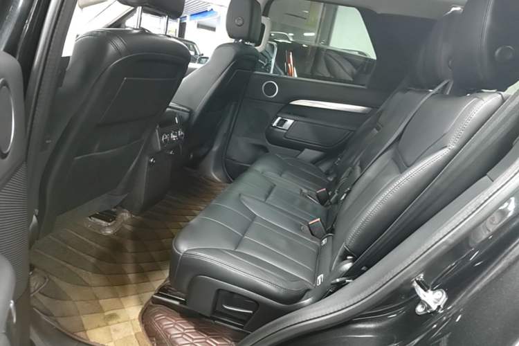 Used Land Rover Discovery 2020 3.0 SC V6 30th Anniversary Special Edition Left Rear Seat