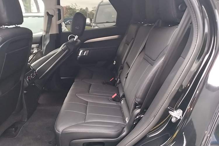 Used Land Rover Discovery 2020 3.0 SC V6 30th Anniversary Special Edition Left Rear Seat