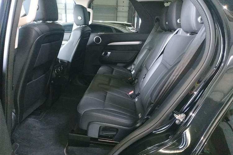 Used Land Rover Discovery 2020 3.0 SC V6 30th Anniversary Special Edition Left Rear Seat