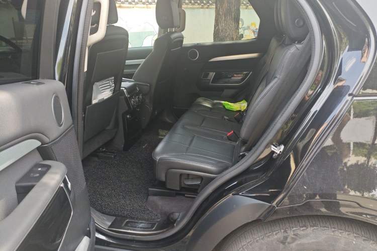 Used Land Rover Discovery 2020 3.0 SC V6 30th Anniversary Special Edition Left Rear Seat
