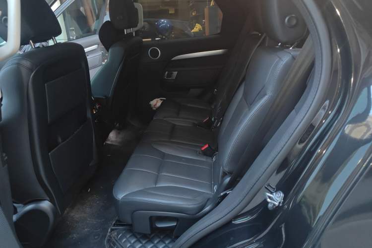 Used Land Rover Discovery 2020 3.0 SC V6 30th Anniversary Special Edition Left Rear Seat
