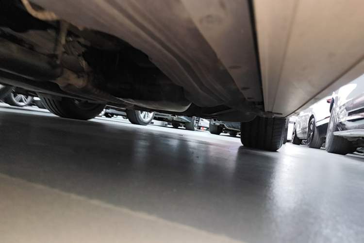 Used Land Rover Discovery 2020 3.0 SC V6 30th Anniversary Special Edition Left Side Sill