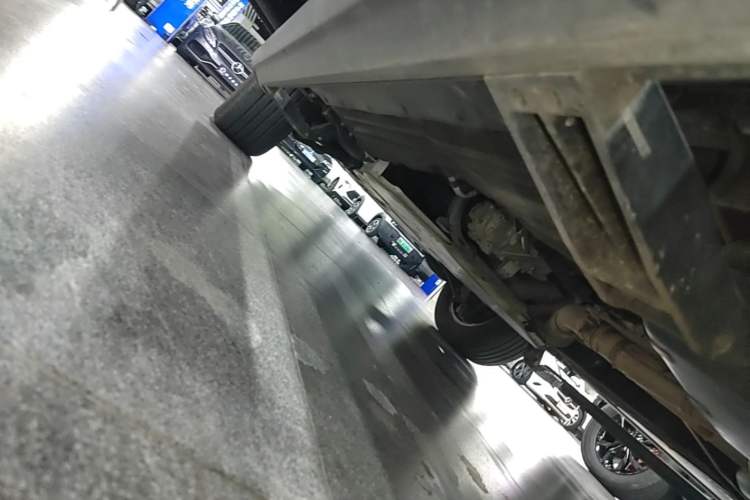 Used Land Rover Discovery 2020 2.0T SE Left Side Sill