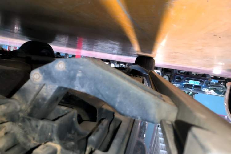 Used Land Rover Discovery 2020 3.0 SC V6 30th Anniversary Special Edition Left Side Sill