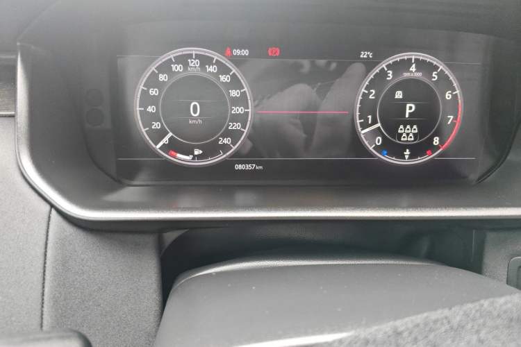 Used Land Rover Discovery 2020 3.0 SC V6 30th Anniversary Special Edition Odometer Close Up