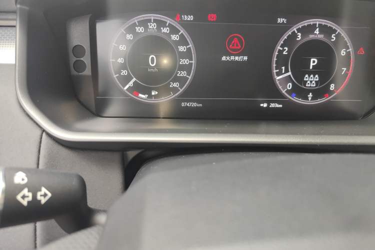 Used Land Rover Discovery 2020 2.0T 30th Anniversary Special Edition Odometer Close Up