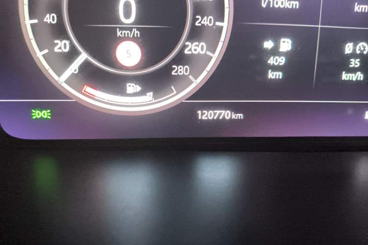 Used Land Rover Discovery 2020 3.0 SC V6 30th Anniversary Special Edition Odometer Close Up