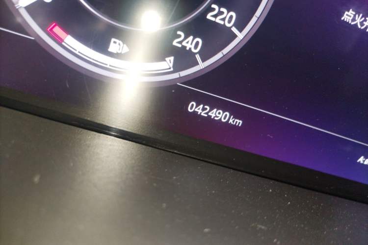 Used Land Rover Discovery 2020 3.0 SC V6 30th Anniversary Special Edition Odometer Close Up