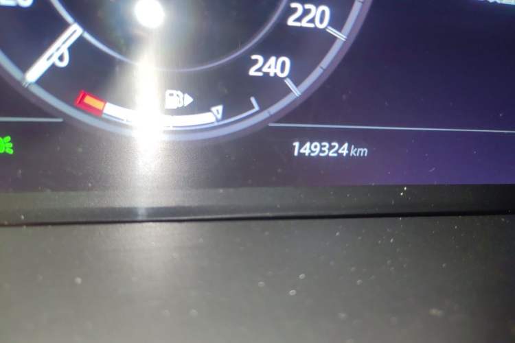 Used Land Rover Discovery 2020 3.0 SC V6 30th Anniversary Special Edition Odometer Close Up