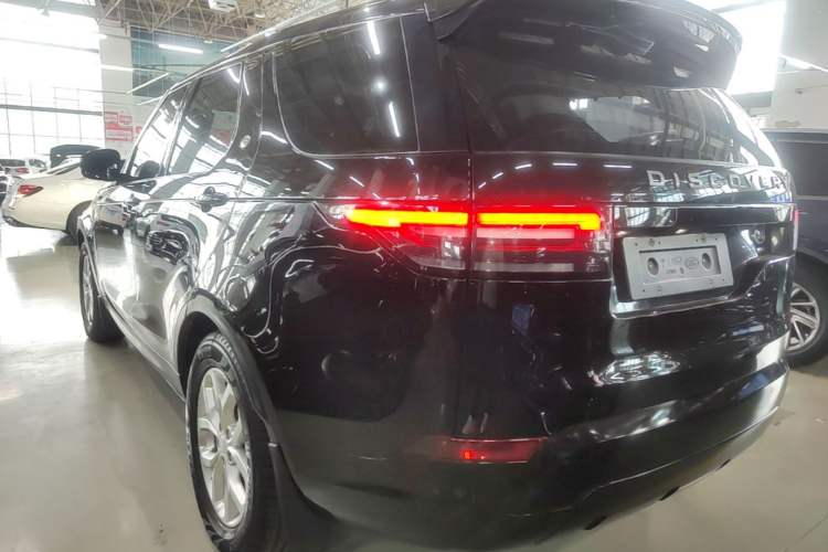 Used Land Rover Discovery 2020 3.0 SC V6 SE Rear Left 45 Deg