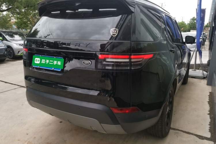 Used Land Rover Discovery 2020 2.0T SE Rear Right 45 Deg