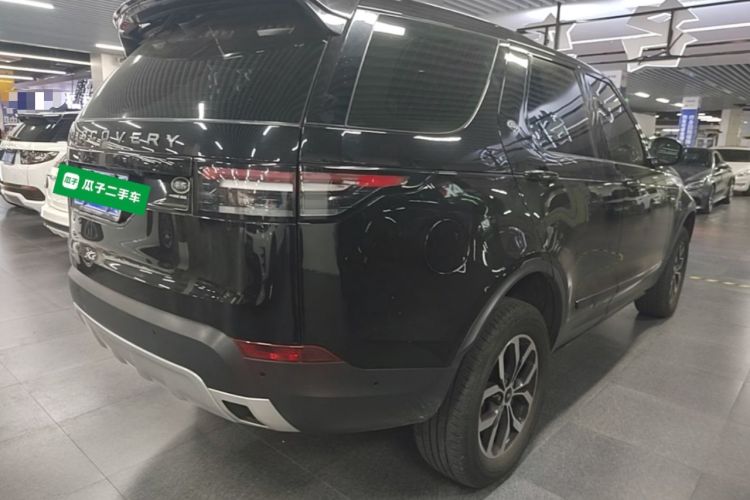 Used Land Rover Discovery 2020 2.0T SE Rear Right 45 Deg