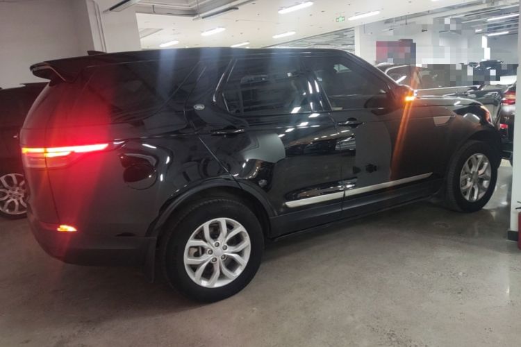 Used Land Rover Discovery 2020 3.0 SC V6 SE Rear Right 45 Deg