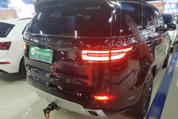 Used Land Rover Discovery 2020 3.0 SC V6 30th Anniversary Special Edition Rear Right 45 Deg