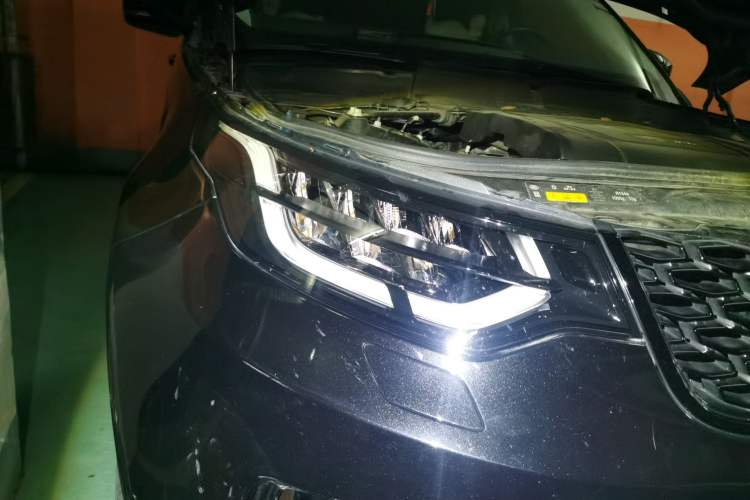 Used Land Rover Discovery 2020 2.0T 30th Anniversary Special Edition Right Front Headlight