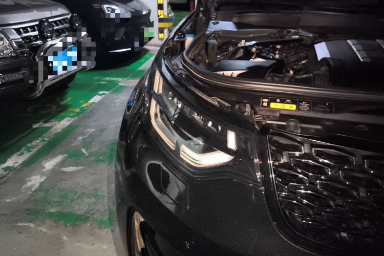Used Land Rover Discovery 2020 3.0 SC V6 30th Anniversary Special Edition Right Front Headlight