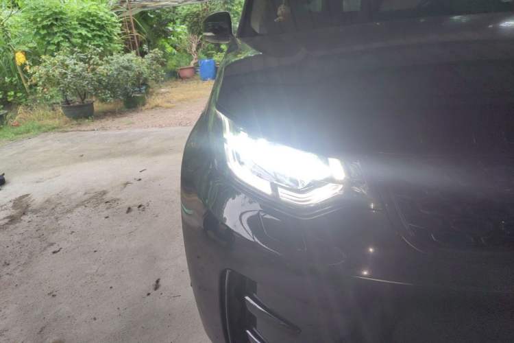 Used Land Rover Discovery 2020 3.0 SC V6 30th Anniversary Special Edition Right Front Headlight