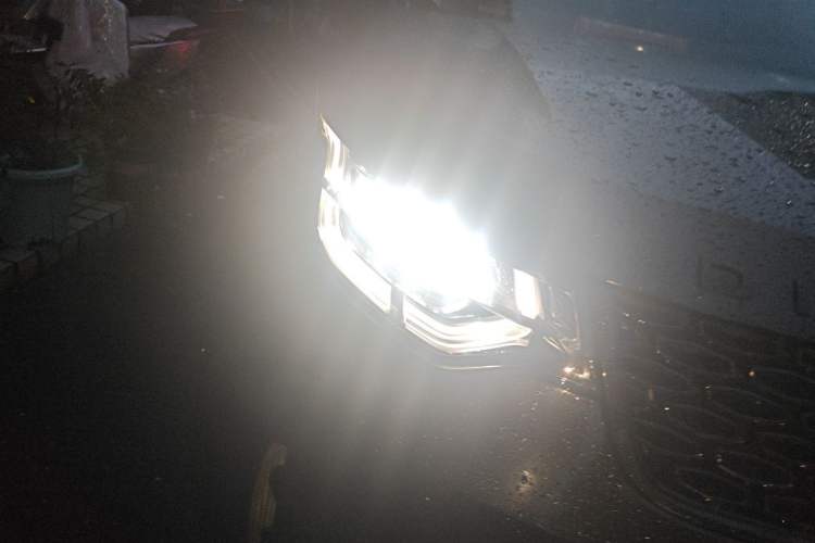 Used Land Rover Discovery 2020 3.0 SC V6 30th Anniversary Special Edition Right Front Headlight