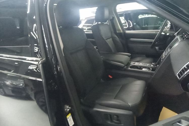 Used Land Rover Discovery 2020 3.0 SC V6 30th Anniversary Special Edition Right Front Seat