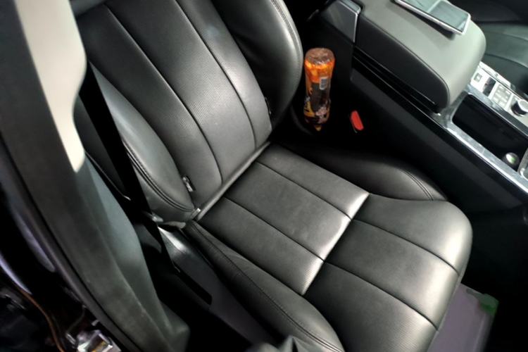 Used Land Rover Discovery 2020 3.0 SC V6 30th Anniversary Special Edition Right Front Seat